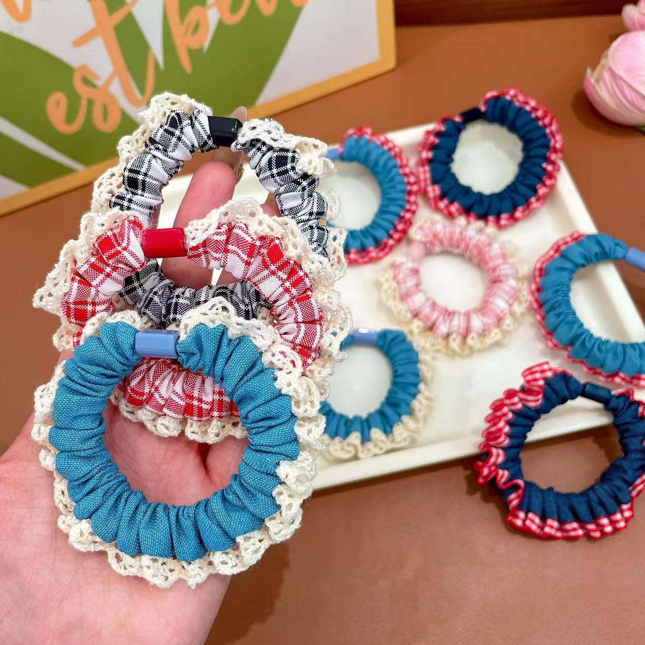 Hair tie